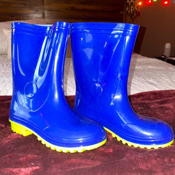 Children’s Rain Boots Size 11 - Picture 1 of 2